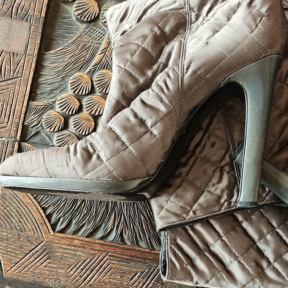 Miu Miu Quilted Gray Heeled Boots - Picture 6 of 7